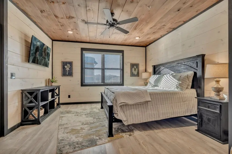 Cozy Cub Luxury Cabin Pigeon Forge