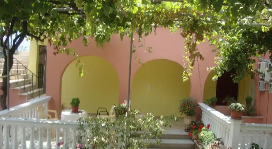 Nikolaou Thomas House