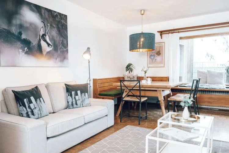2 Bedrooms Comfort Apartment with lake view