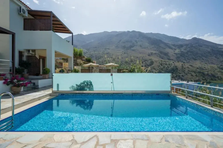 Villa Dafni Panoramic Lake View