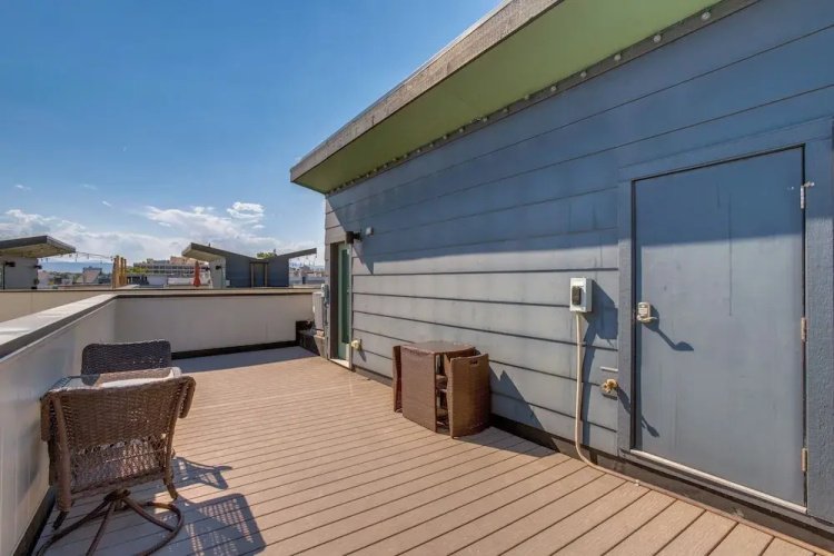 Mountain-view Rooftop Deck: Denver Townhome