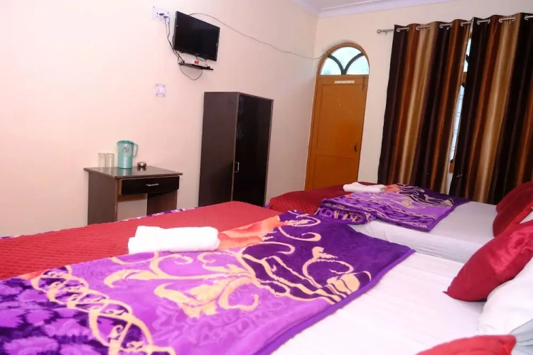 Standard Triple room