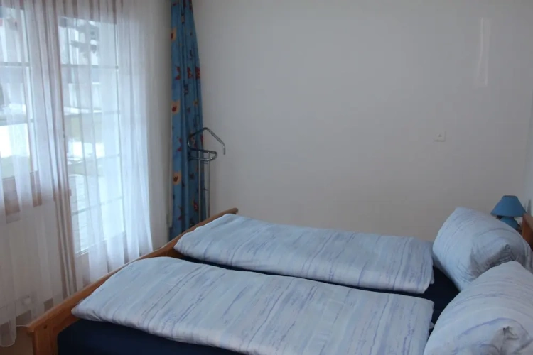 Comfort Basement Apartment with mountain view