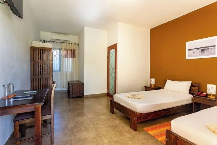 2 Bedrooms Comfort room