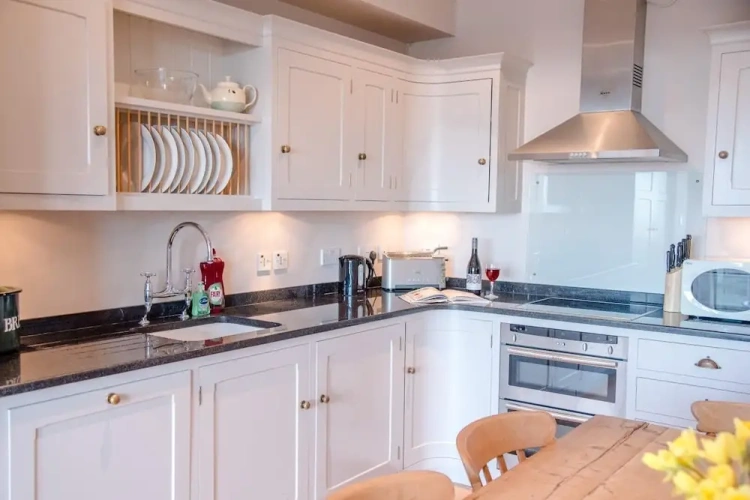 3 Bedrooms Apartment