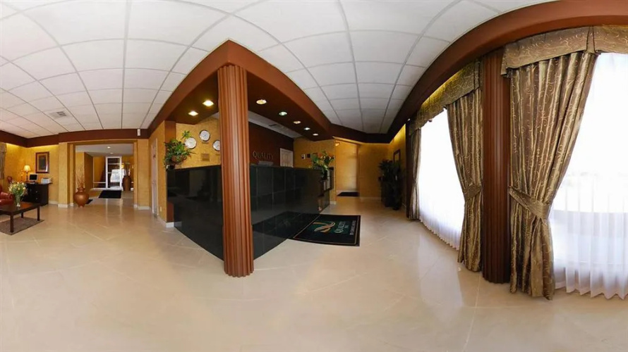 Hollies Hotel & Suites