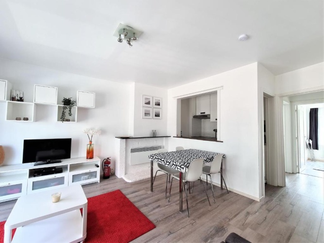 2 Bedrooms Apartment