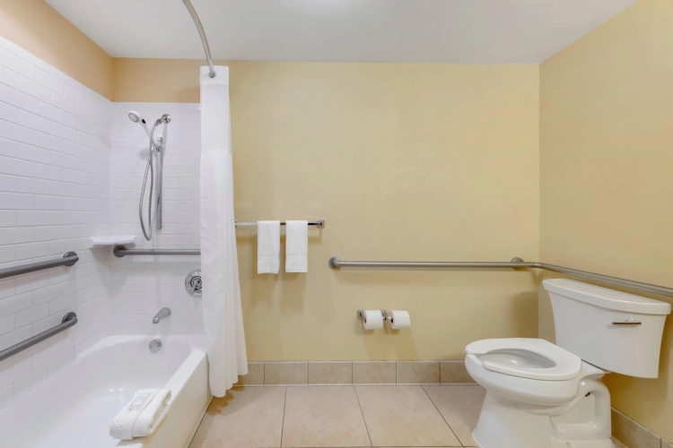 Clarion Hotel Anaheim Resort photo 11