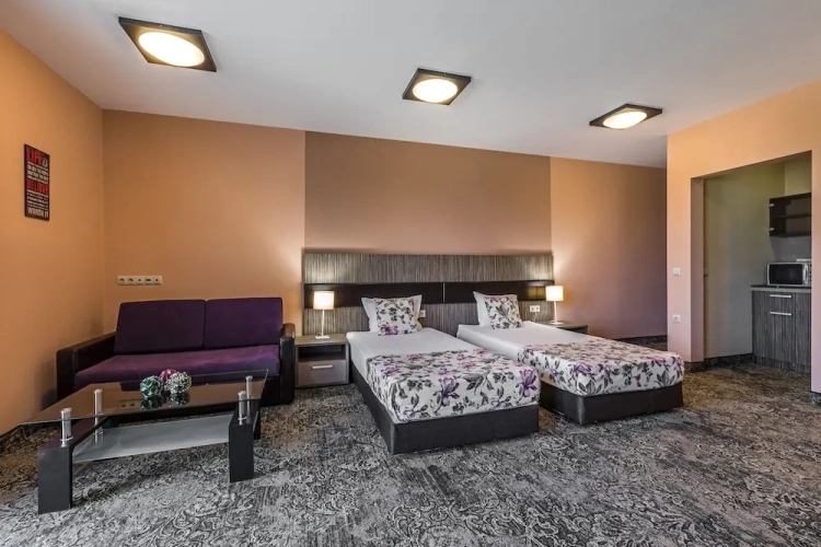 Standard Twin room with balcony