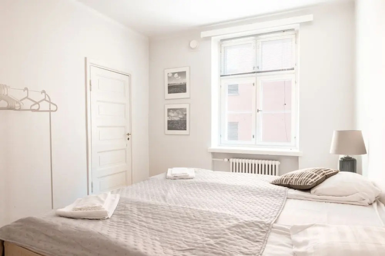 2ndhomes Bright 2BR Apartment