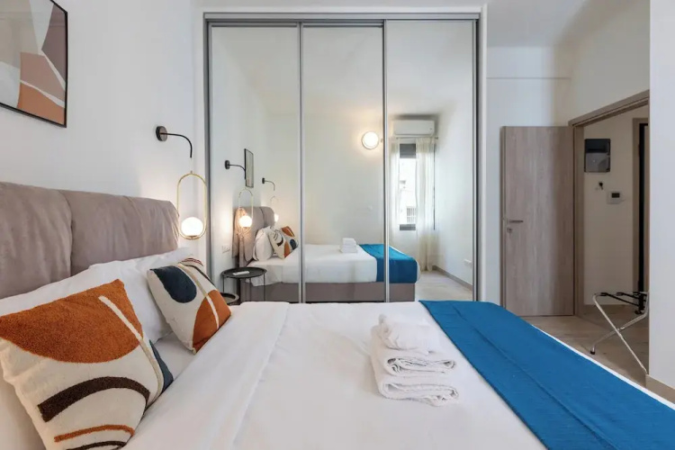 Elvis 2-Bedroom Apartment in Athens