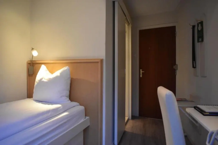 Standard Double room with view