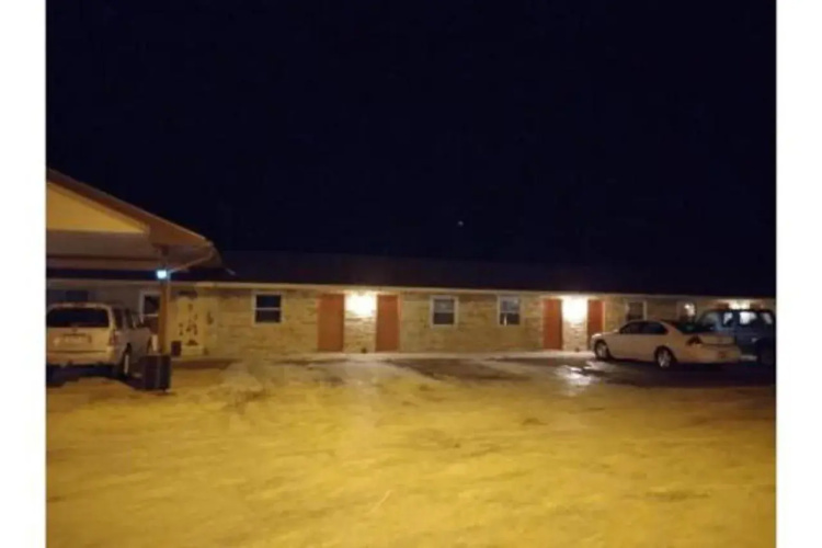 OYO Sandman Inn