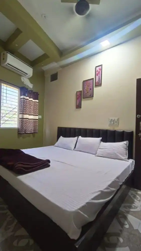 Goroomgo Priyanshi Palace Ujjain