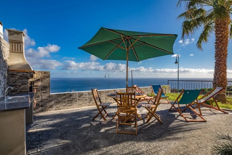 3 Bedrooms Villa with sea view