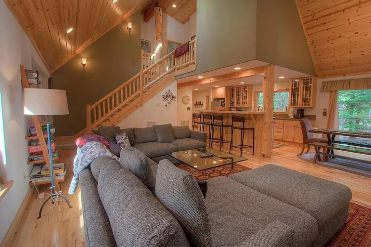 Knotty Pine Retreat 3 Bedroom Home