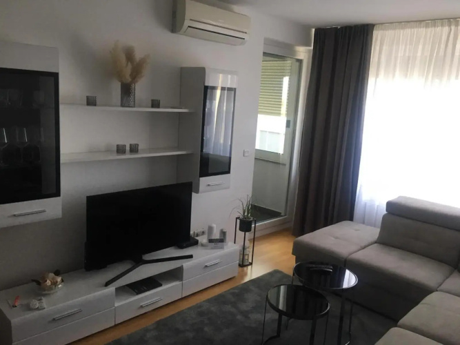 Apartment Queen