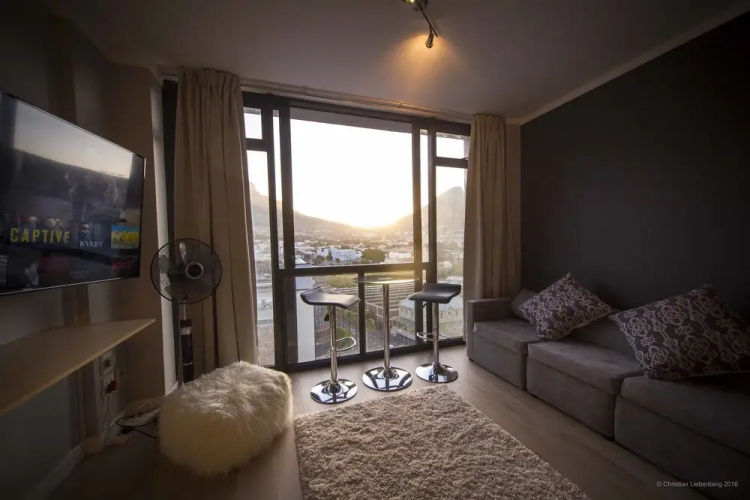 High-end city center studio with Views