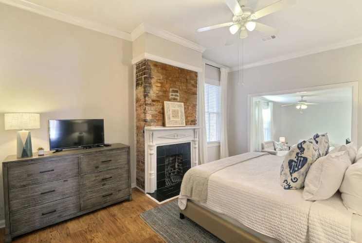 Gallery Stays - Parkside Manor