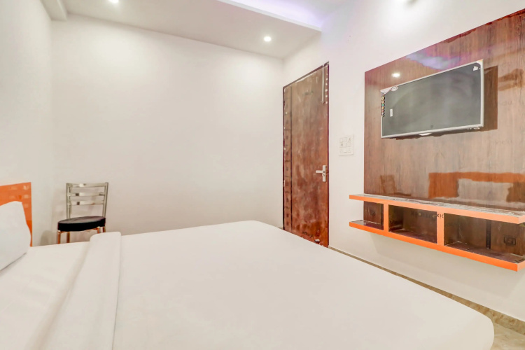 Fabhotel Grand