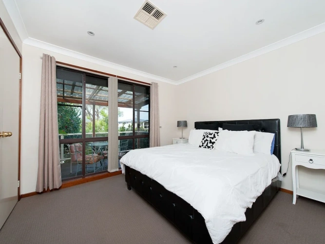 3 Bedrooms Family Cottage