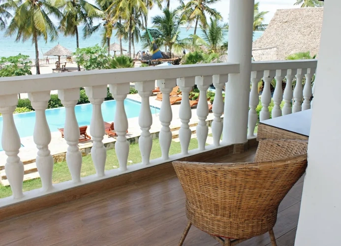 2 Bedrooms Standard Quadruple Family room with balcony and with ocean view