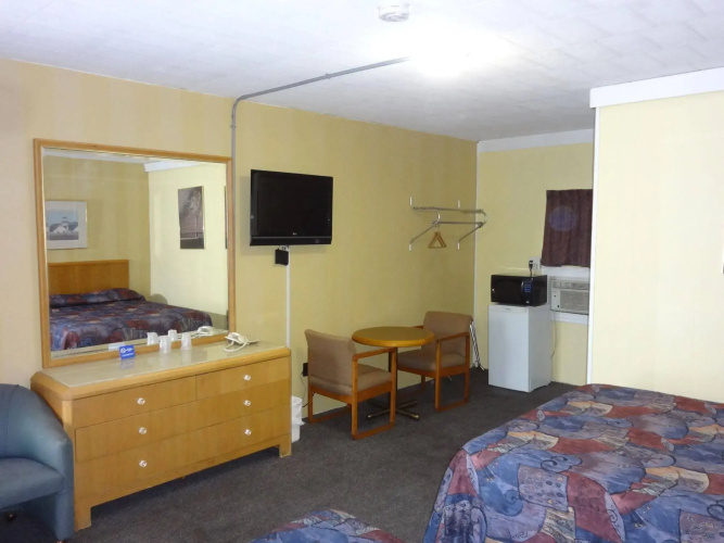Advance Inn