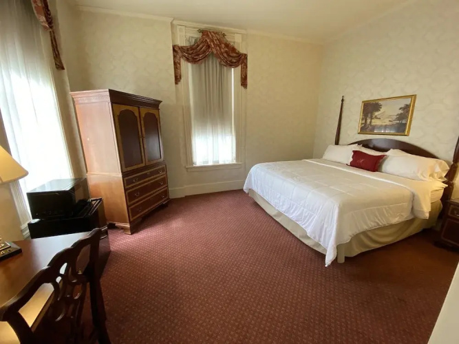 General Morgan Inn