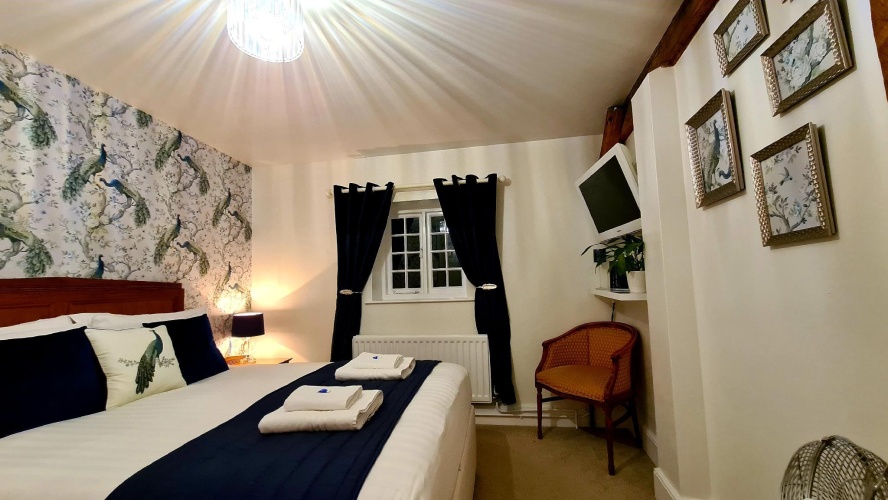 Standard Triple room