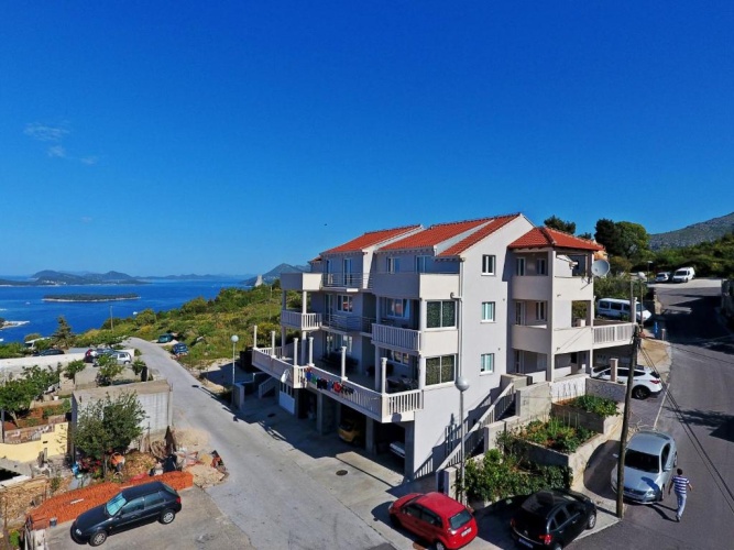 1 Bedroom Apartment with sea view