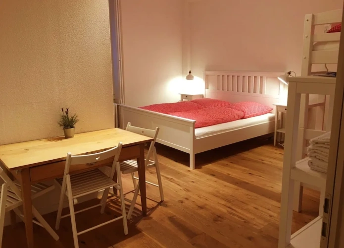 1 Bedroom Standard Quadruple Family room with mountain view