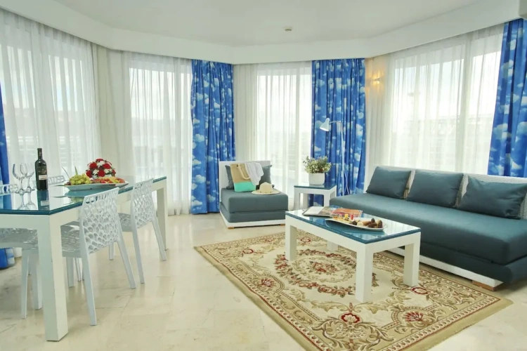 2 Bedrooms Family Suite with balcony
