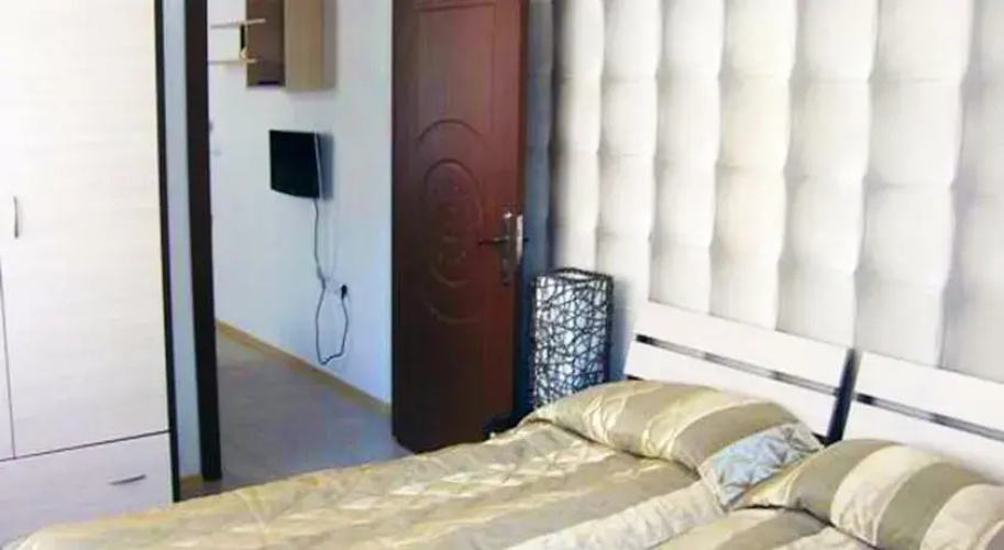GT Emerald Paradise Apartments