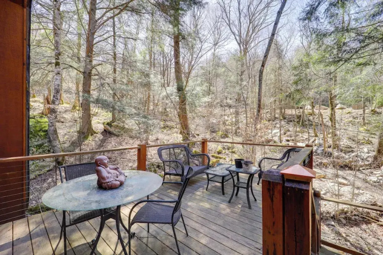 2 Mi to Beech Mtn Slopes! Cozy Couples Retreat