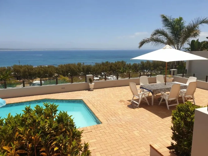 Apartment with sea view