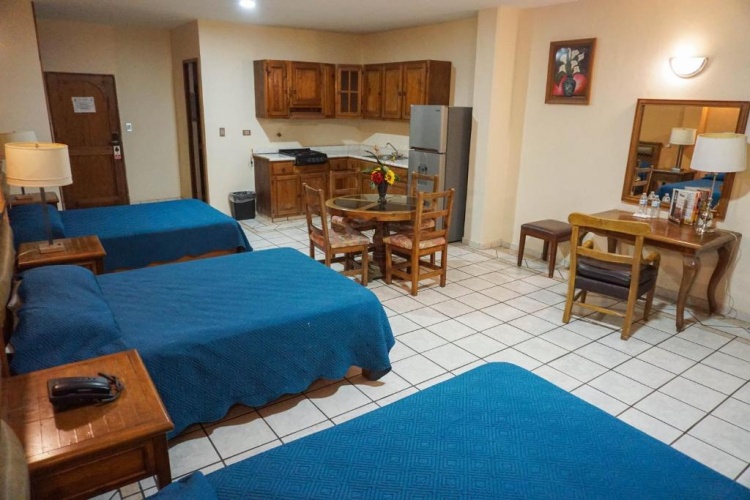 Standard Triple room