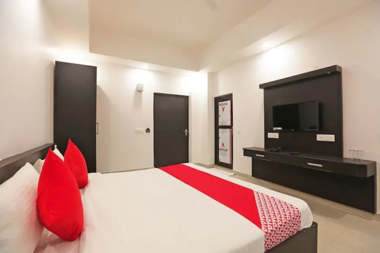 OYO 43440 Hotel Belmorrise
