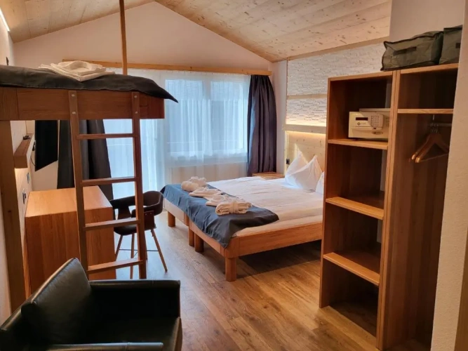 Standard Triple room with balcony