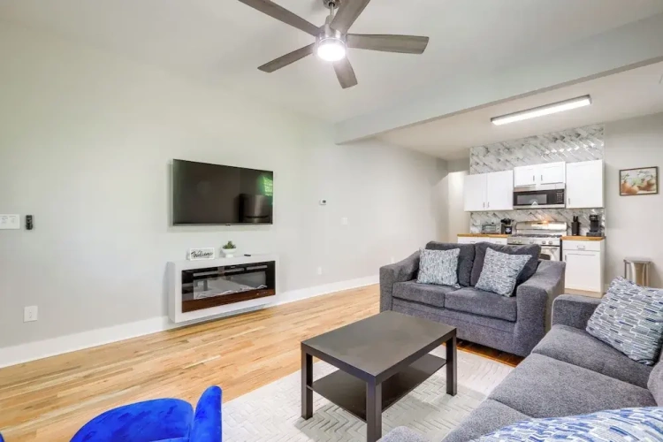 2 Bedrooms Apartment