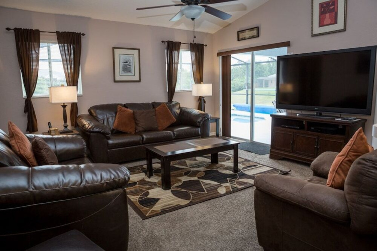 Hillcrest 4 bed / 3 bath home