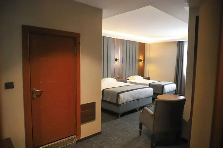 Cenas Otel