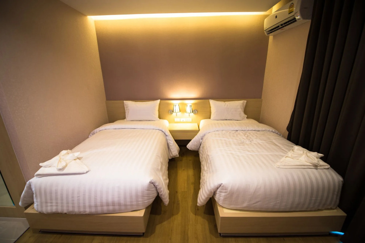 L Hotel