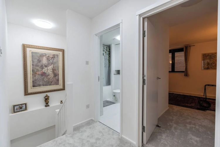Duplex 2BR 2BA Flat Near Gloucester Rd Station