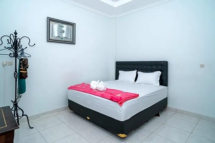 Economy room