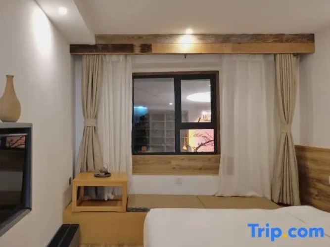 4 Bedrooms Suite with courtyard view