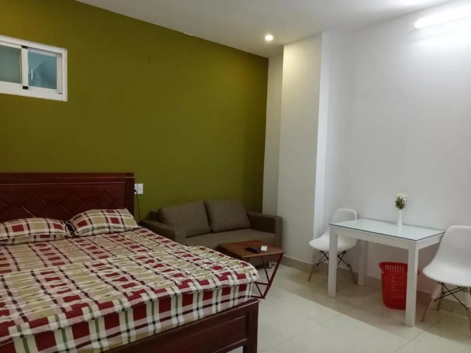 Smiley Apartment 8