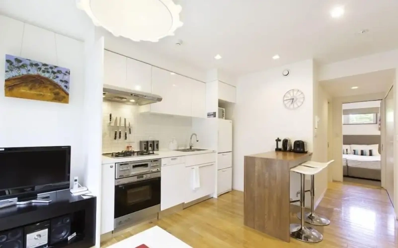 3 Bedrooms Apartment