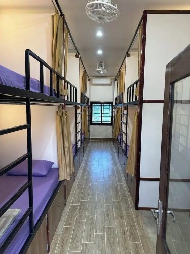 White Beach Hostel