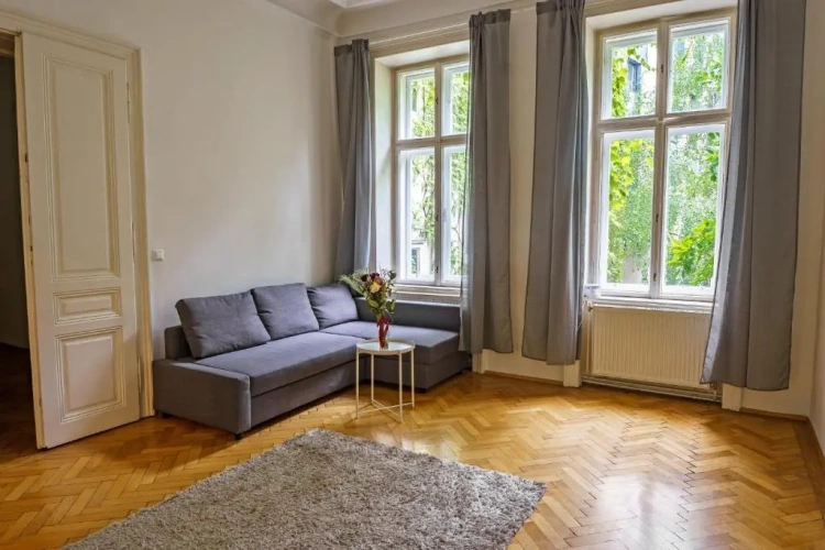 2 Bedrooms Apartment