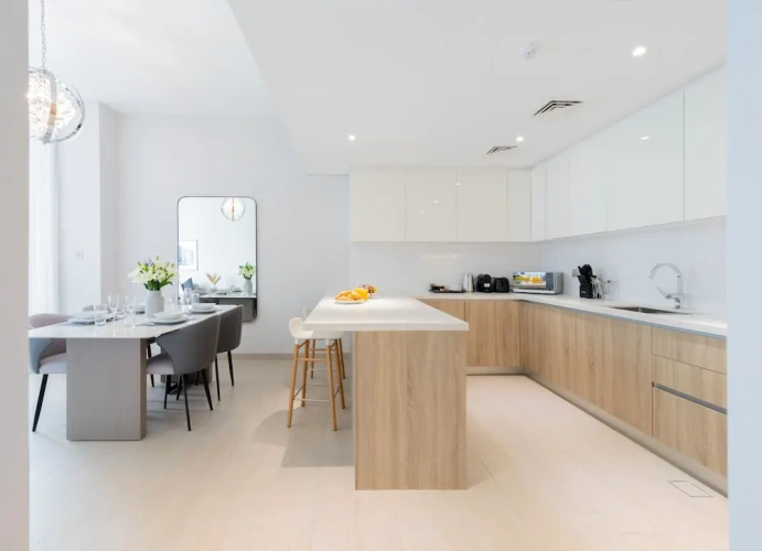 2 Bedrooms Luxury Apartment with harbour view